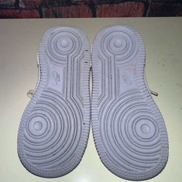 Nike - Picture 3 of 4